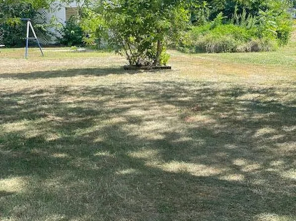 3220 S 2nd St, Whitehall, PA 18052