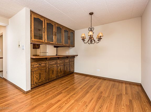 4th image of 10401 S Menard Ave #114
