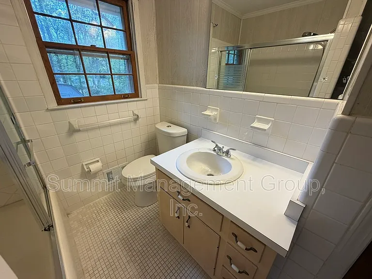 200 Indian Creek Dr — Photo 24
