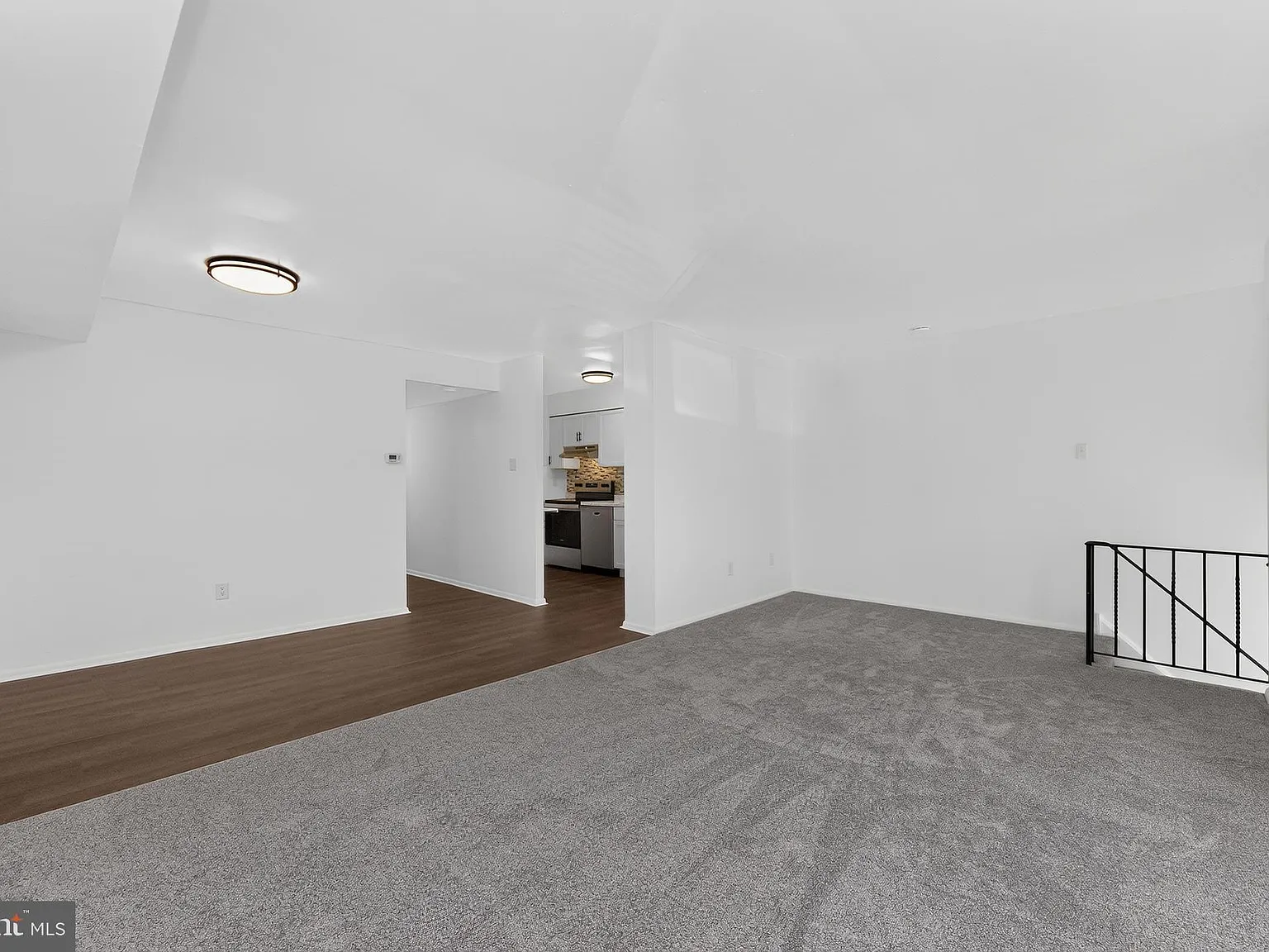 2 bed, 1036 sqft, $1,800 — Photo 4