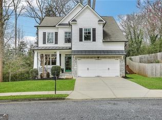 2204 Collins Ridge Dr NW, Atlanta, GA 30318