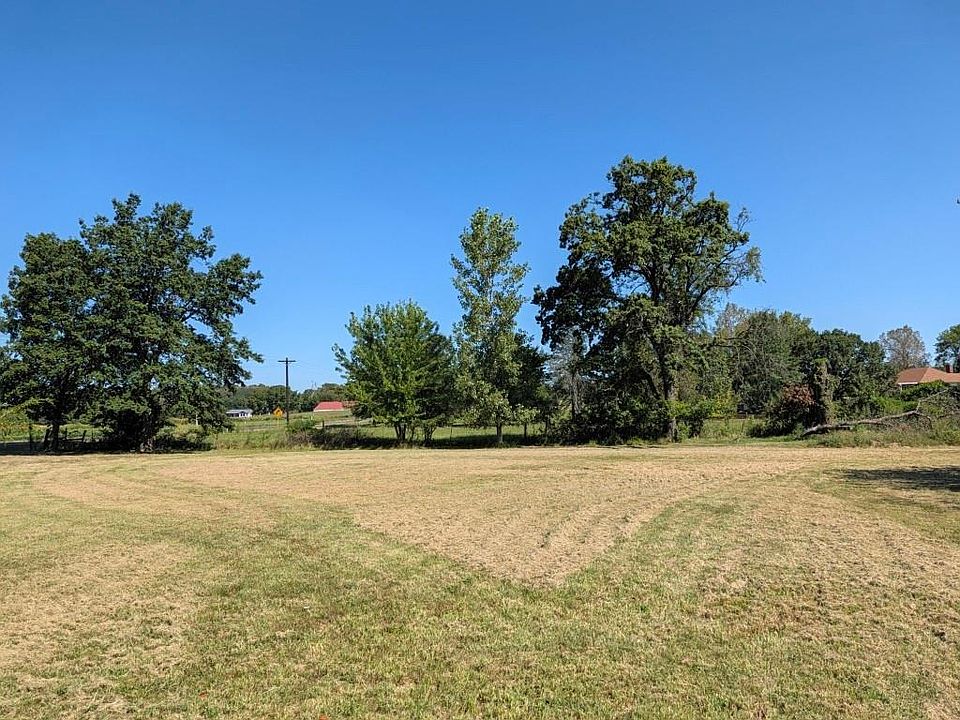 1st image of S Cave Rd