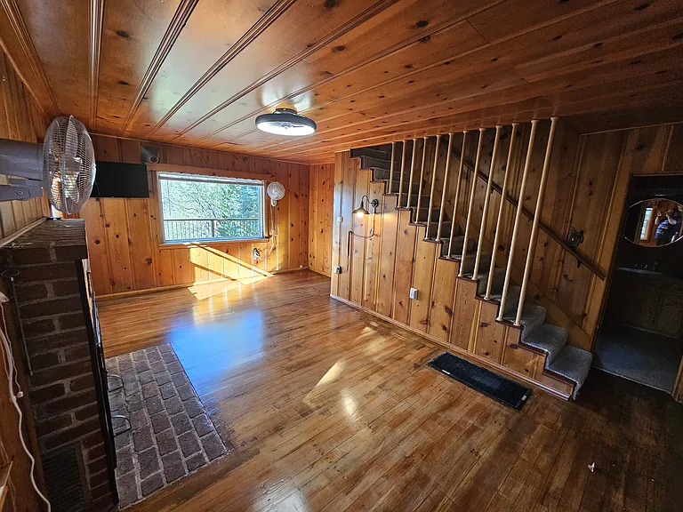 682 Cedar Ln — Photo 5