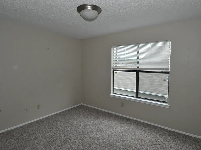 12304 Abney Dr #D — Photo 11
