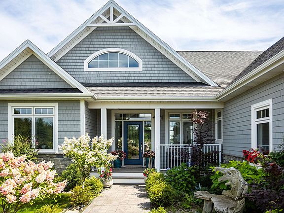 2nd image of 193 New Seabury Dr
