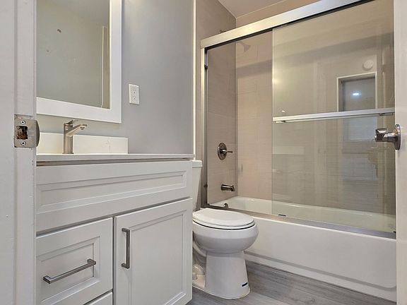 5th image of 3756-3762 Poinciana Dr #3762-5