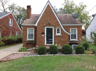 416 W Lawndale Ave, Peoria, IL 61604