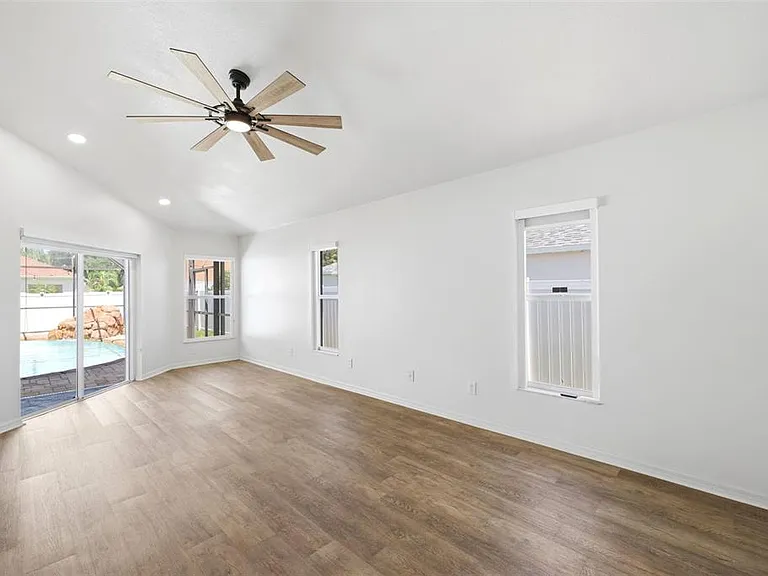 2210 Towering Oaks Cir — Photo 24