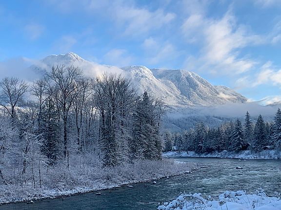 Winter on the river.