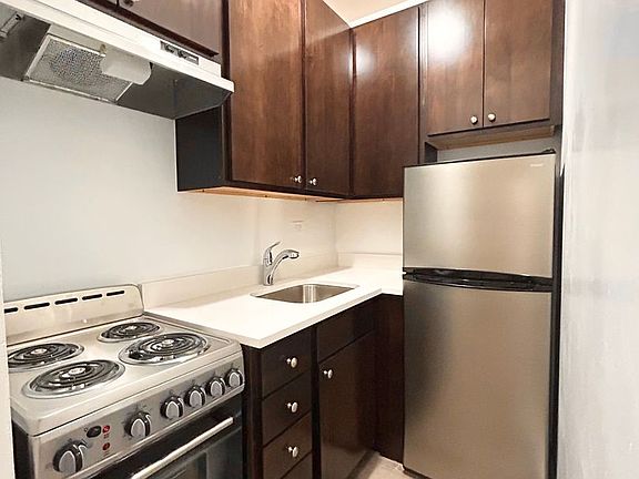 5th image of 1850 N Humboldt Blvd APT 104