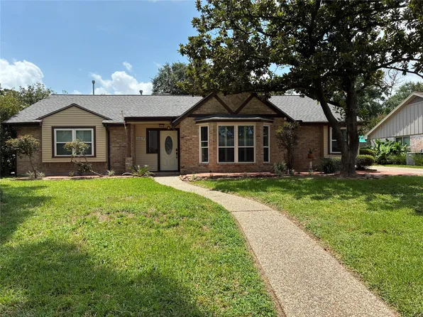 10619 Archmont Dr, Houston, TX 77070