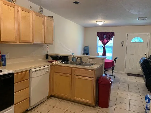 402 Trichelle St #B — Photo 4