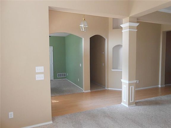 2nd image of 3210 Brentwood Dr