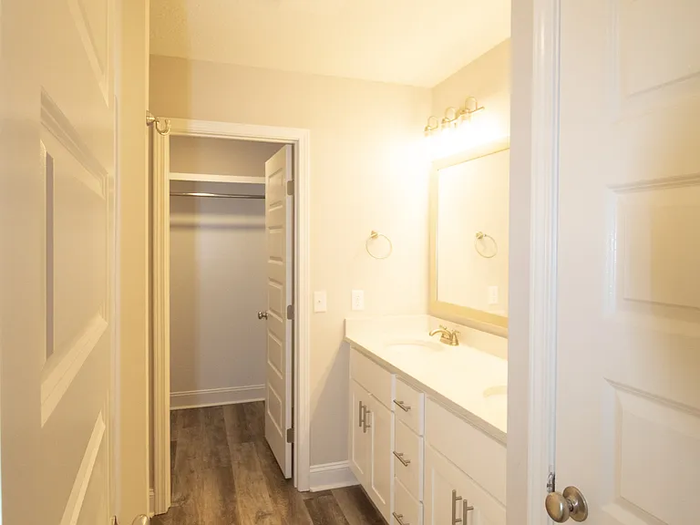106 Woodsedge Dr #B — Photo 8