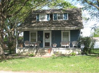 105 Jackson St, Catlin, IL 61817