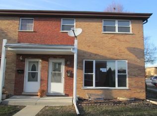 204 Linn Ct APT A, North Aurora, IL 60542