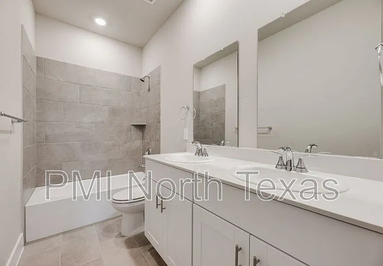 1404 Winters Way — Photo 16