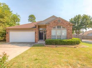 1302 W 112th Pl S, Jenks, OK 74037