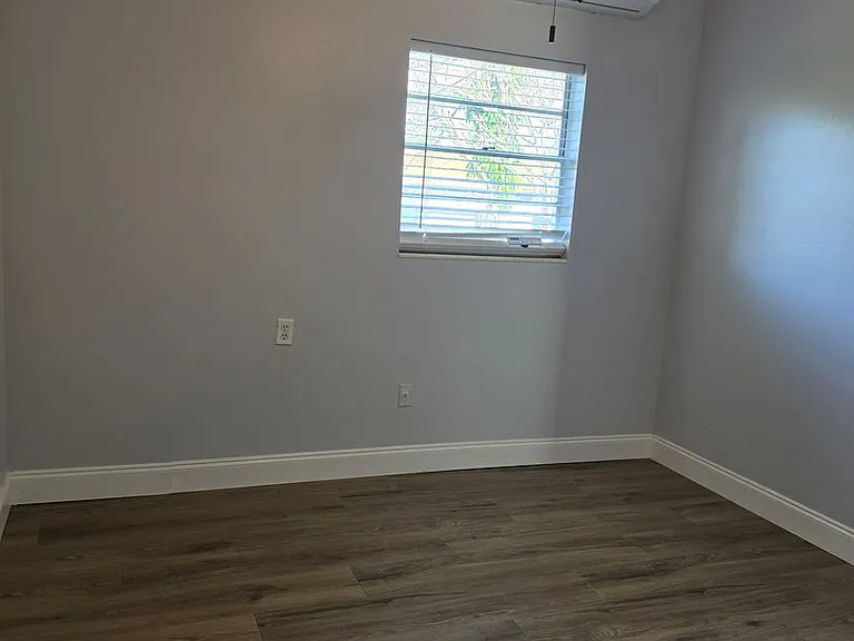 1004 Catherine St — Photo 21