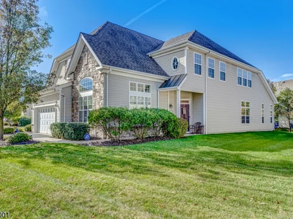 28 Schindler Ct, Franklin Twp., NJ 08873