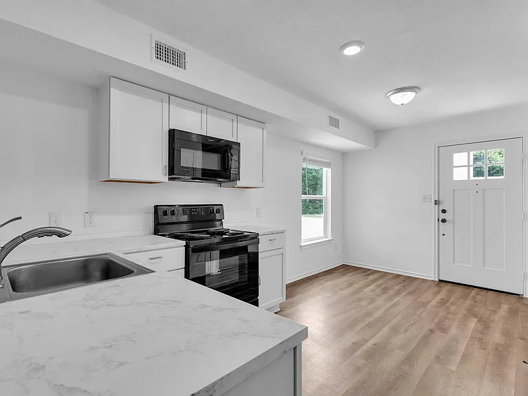 350 Debus Dr #117A — Photo 7