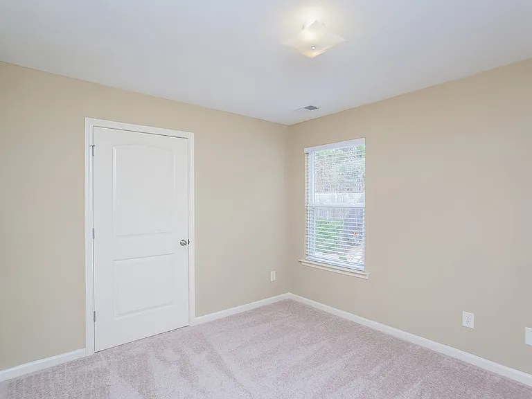 124 Hillcrest Cir — Photo 12