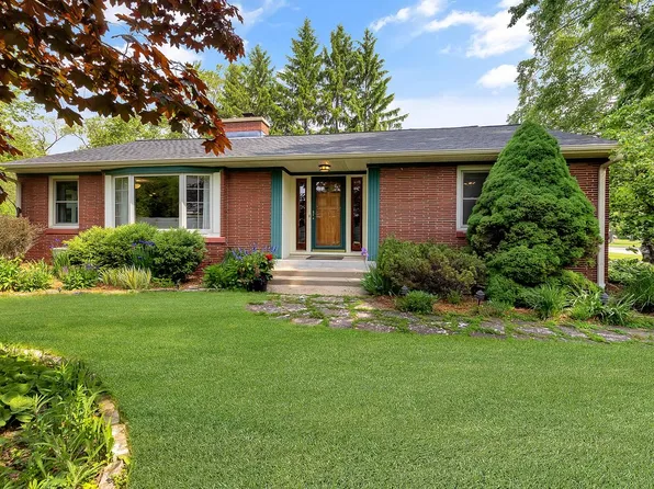 9033 North Greenvale ROAD, Bayside, WI 53217
