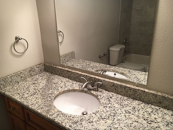 4th image of 4202 Brooke Dr