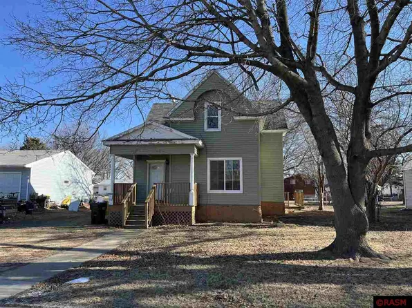 1012 Armstrong Blvd N, Saint James, MN 56081