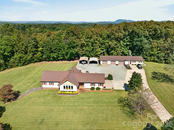 1368 Cajah Mountain Rd, Hudson, NC 28638