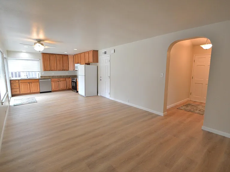 7275 Valley Trails Dr — Photo 4