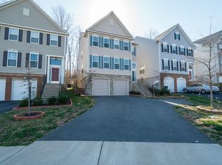 3413 Eagle Ridge Dr, Woodbridge, VA 22191