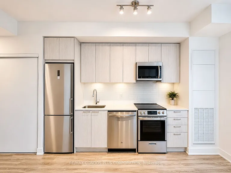 185 Deerfield Rd #216 — Photo 4