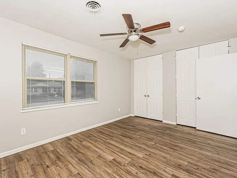 2207 Dennis St — Photo 9