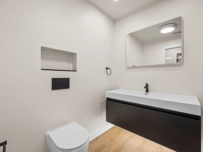 27931 Trocadero #76 — Photo 16