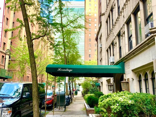 330 E 43rd St APT 905