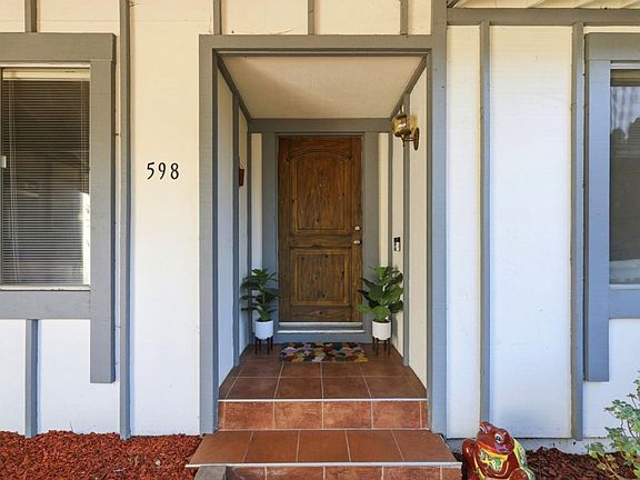 4th image of 598 Blom Dr