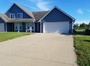 2407 E 27th Ter, Lawrence, KS 66046