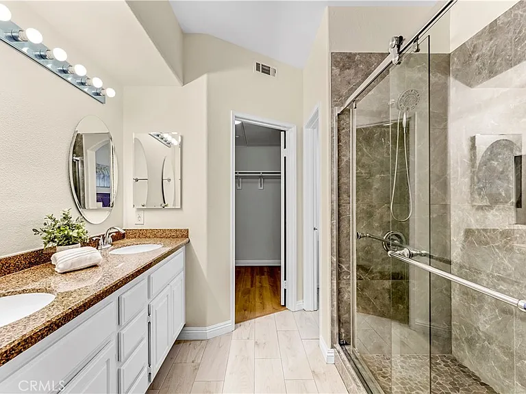 304 Birch Grv — Photo 27