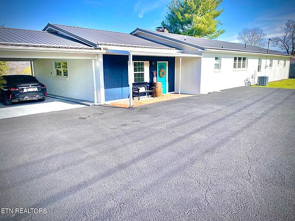 5th image of 187 Oxford Cir