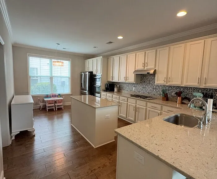 302 Pond Hill Ct — Photo 5