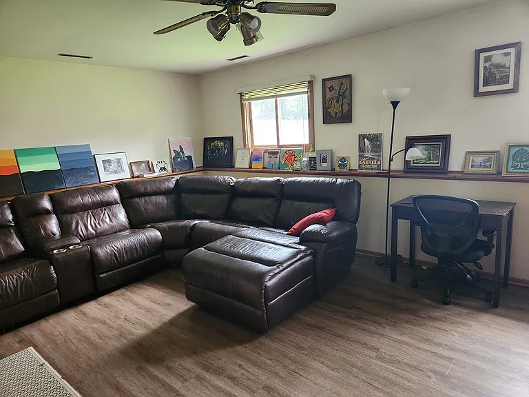 827 Boxwood Dr — Photo 9
