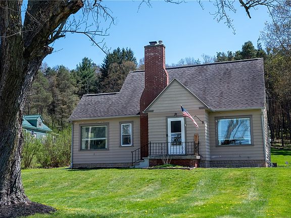 2nd image of 3365 Trapping Brook Rd