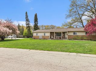 615 E Oxhill Dr, White Lake, MI