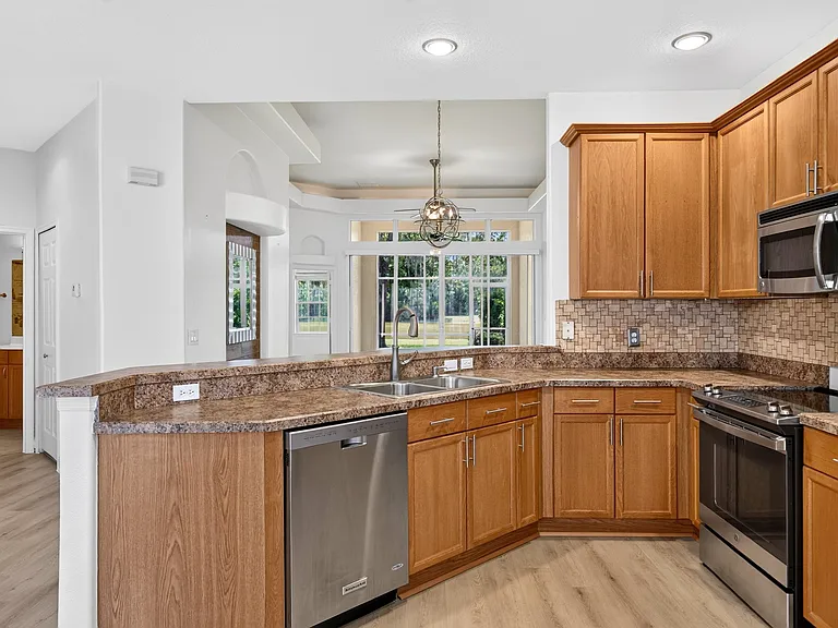 166 Sedona Cir — Photo 11