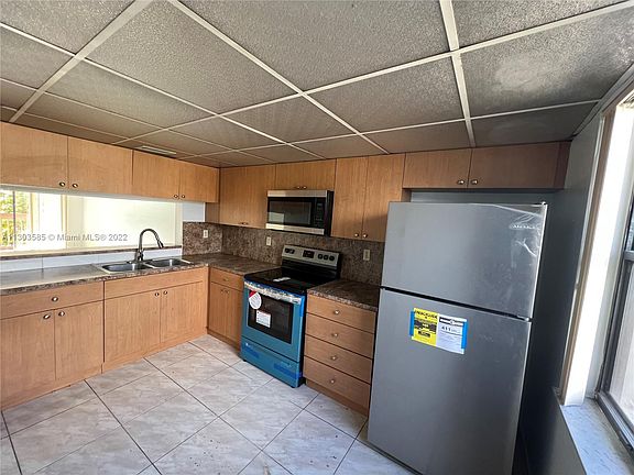 4th image of 10060 NW 9th Street Cir APT 20