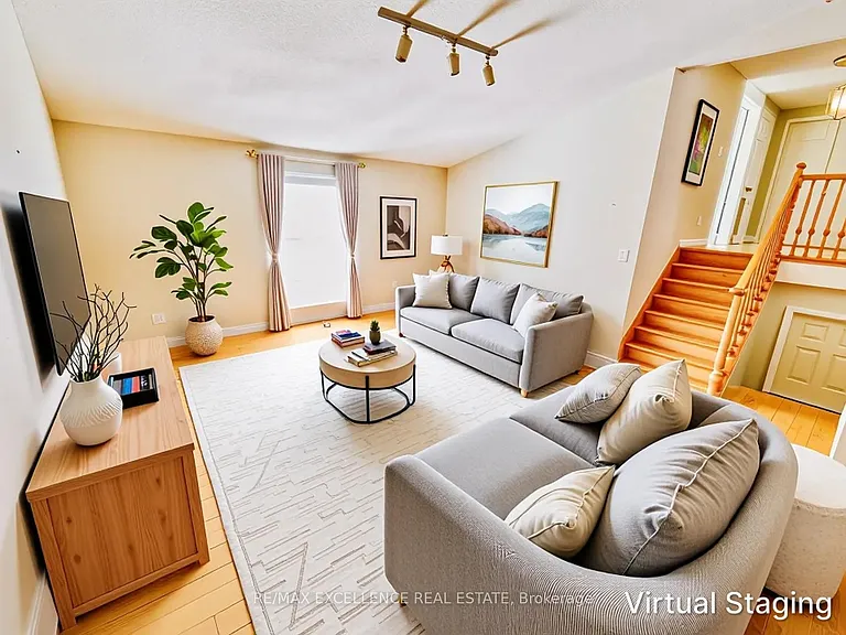 307 Niagara Dr — Photo 2