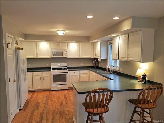 5th image of 7058 Brian Ln