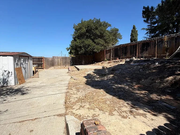 2329 Scenic Ave — Photo 22