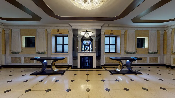 Sold by Thomas Lipovetsky, LREB | media 20